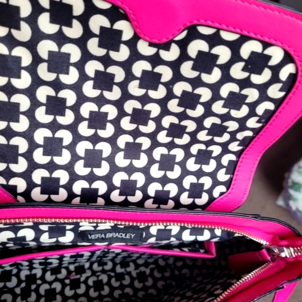 Vera Bradley flap crossbody bag 8×10 in. Barbie Pink - Picture 3 of 7